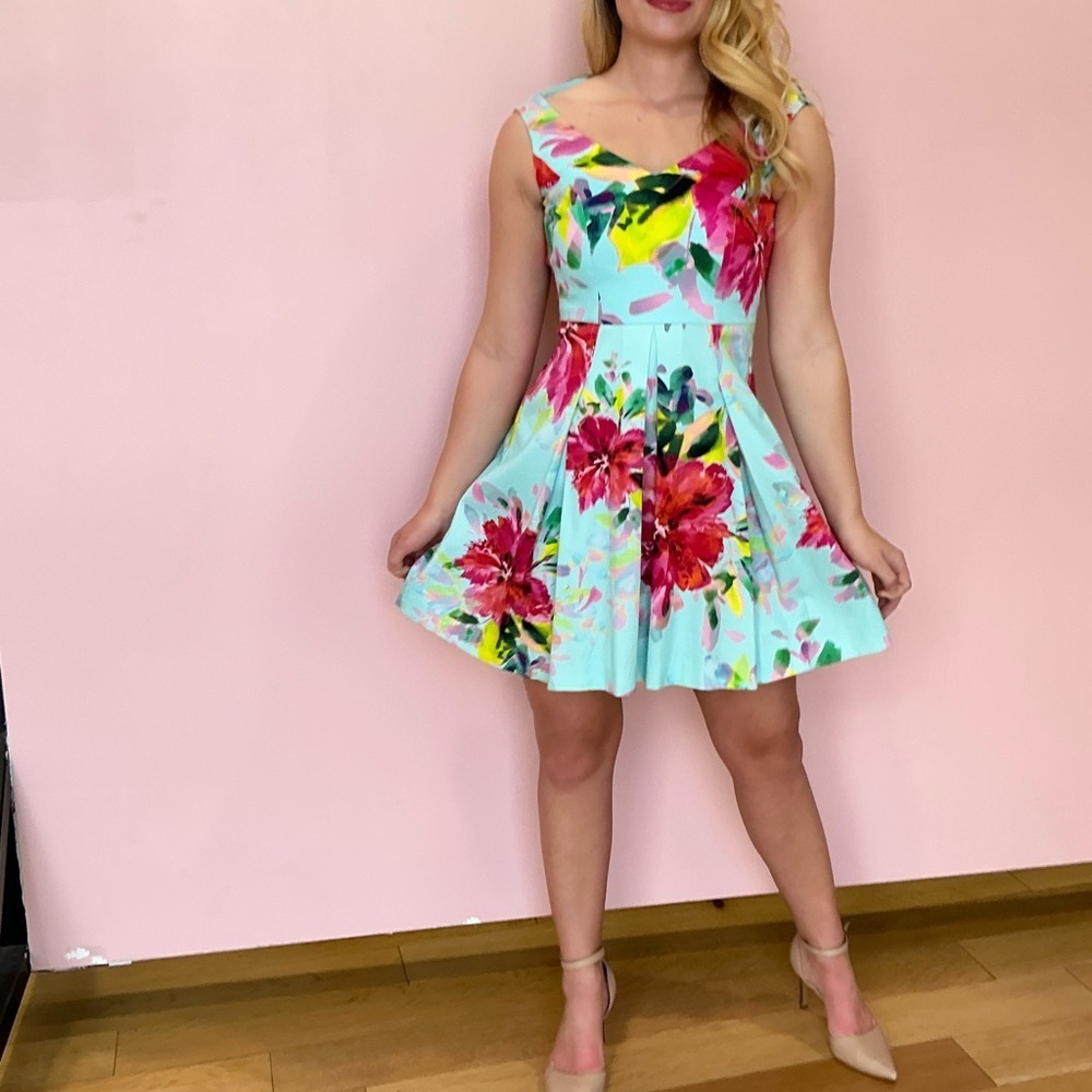 Trina Turk floral dress - Picture 2 of 5